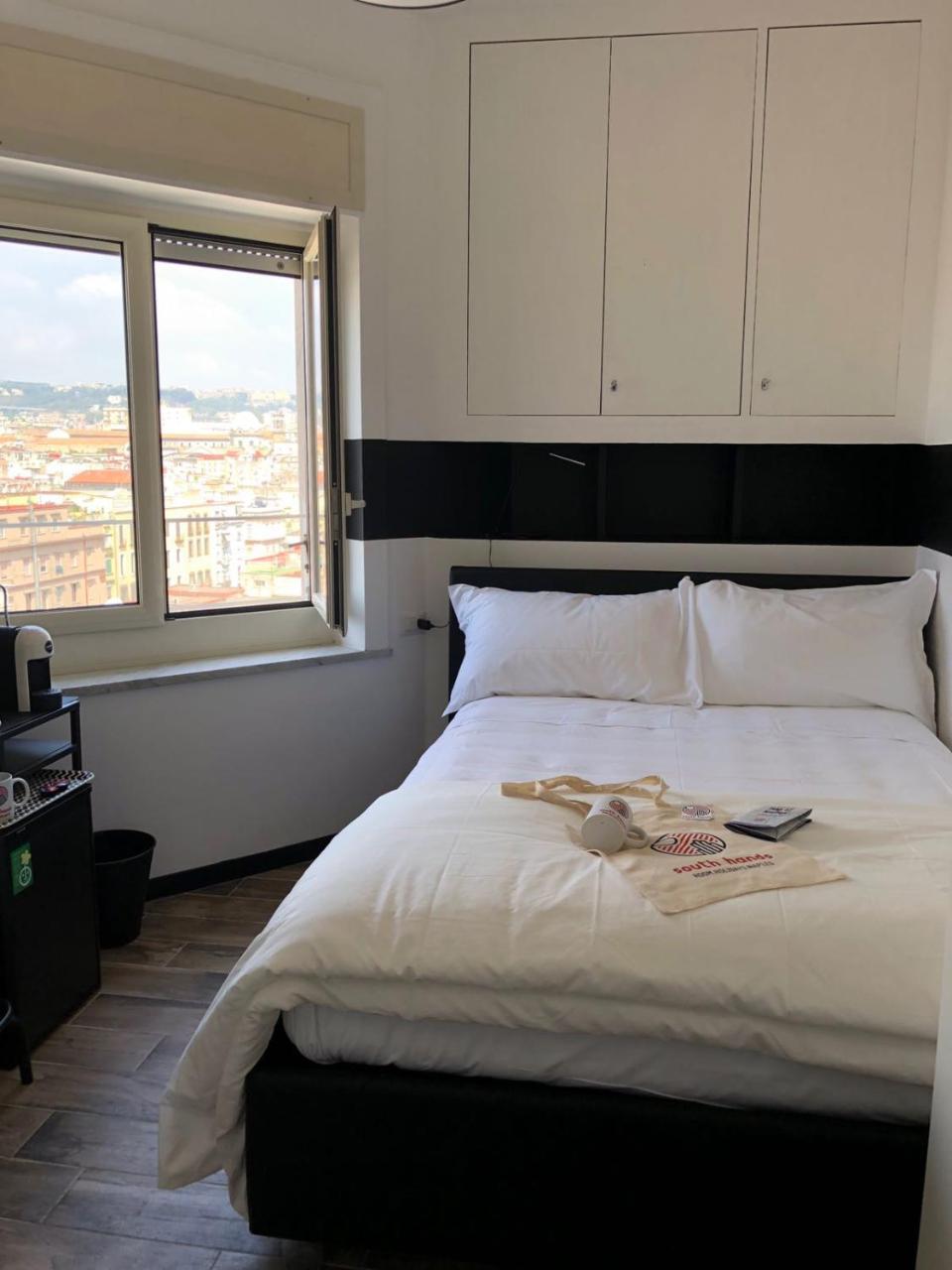 South Hands Napoli Ngoại thất bức ảnh