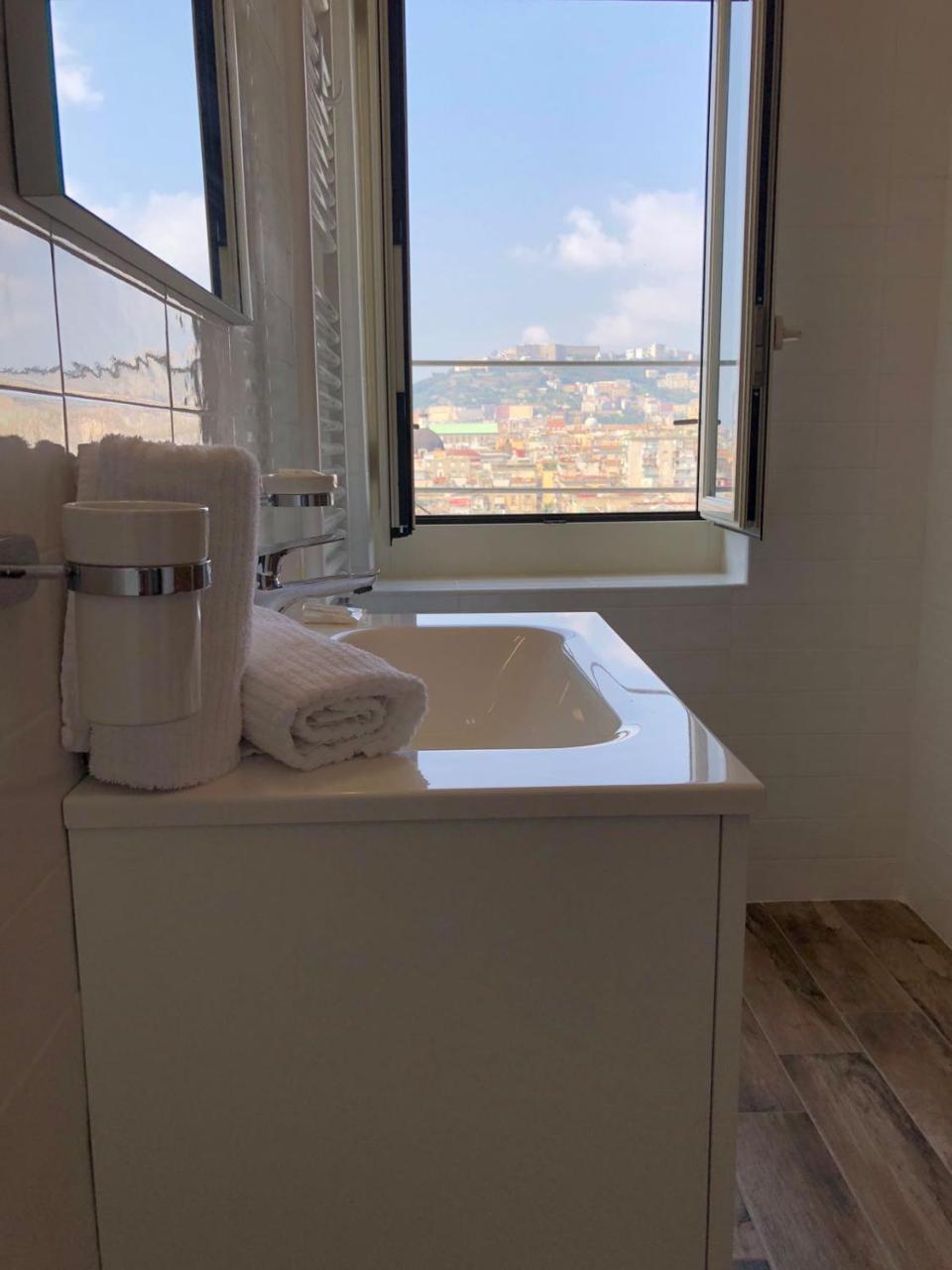 South Hands Napoli Ngoại thất bức ảnh